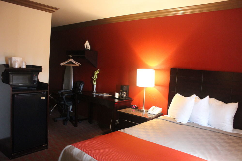 Red Roof Inn & Suites Μοντερέι Εξωτερικό φωτογραφία