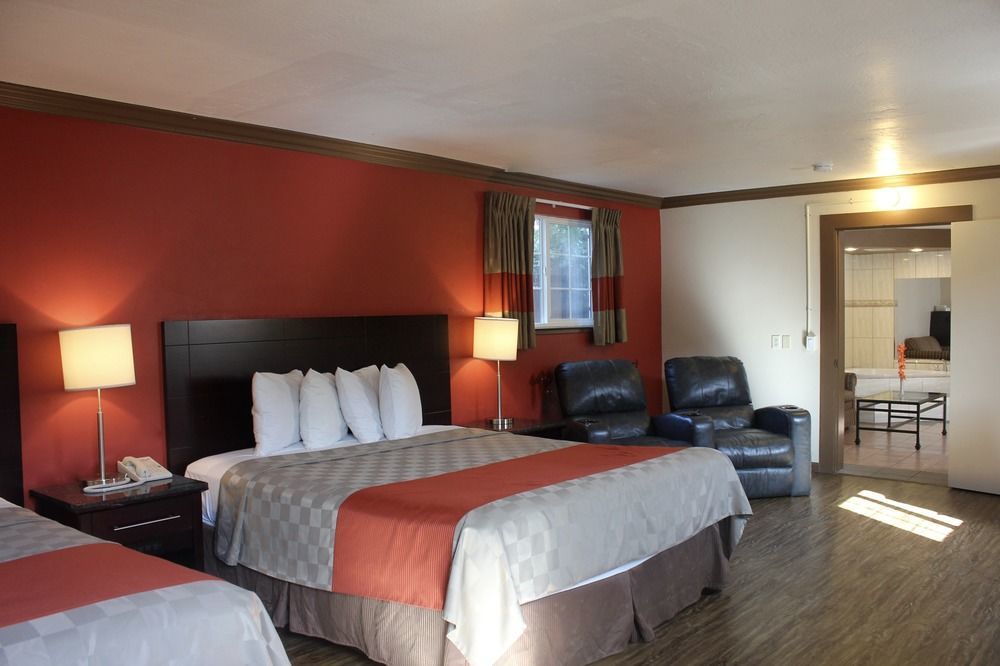 Red Roof Inn & Suites Μοντερέι Εξωτερικό φωτογραφία