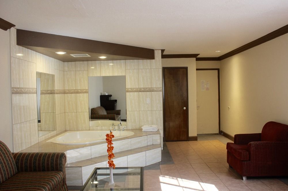 Red Roof Inn & Suites Μοντερέι Εξωτερικό φωτογραφία