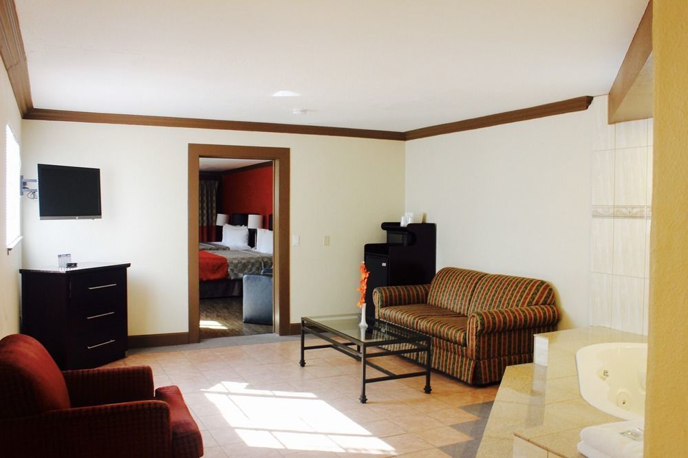 Red Roof Inn & Suites Μοντερέι Εξωτερικό φωτογραφία