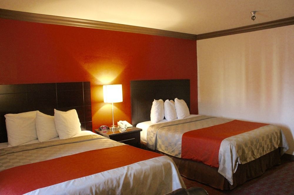Red Roof Inn & Suites Μοντερέι Εξωτερικό φωτογραφία