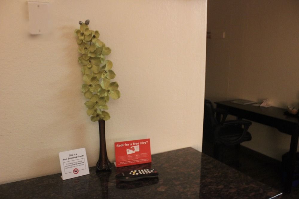Red Roof Inn & Suites Μοντερέι Εξωτερικό φωτογραφία