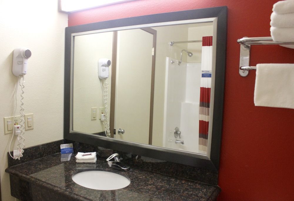 Red Roof Inn & Suites Μοντερέι Εξωτερικό φωτογραφία
