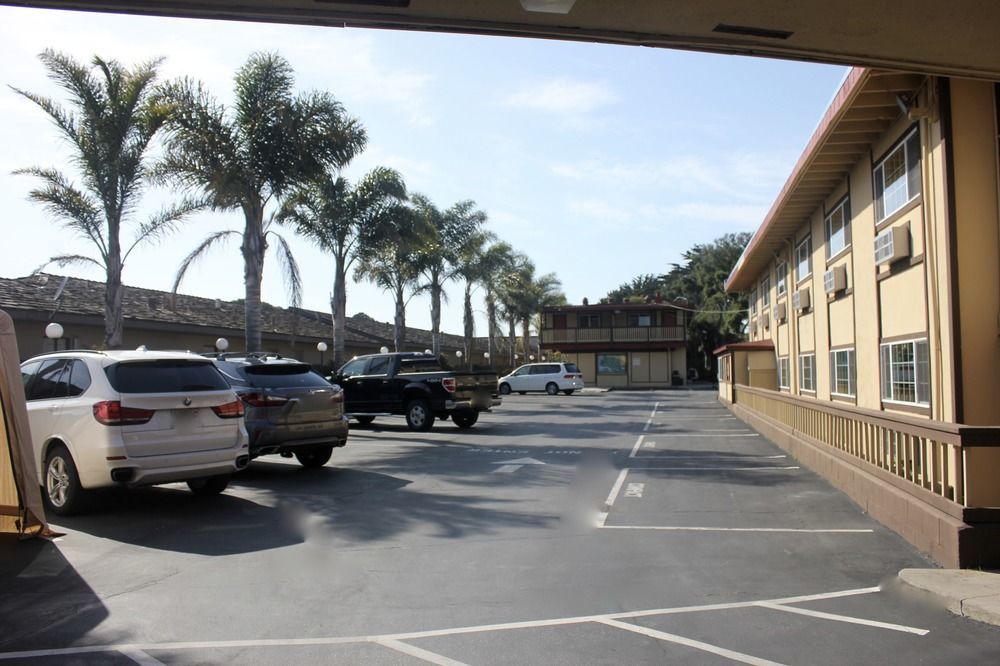Red Roof Inn & Suites Μοντερέι Εξωτερικό φωτογραφία