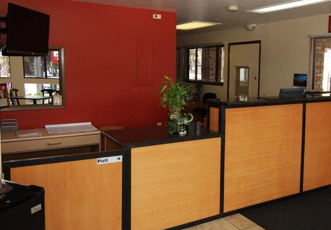 Red Roof Inn & Suites Μοντερέι Εξωτερικό φωτογραφία