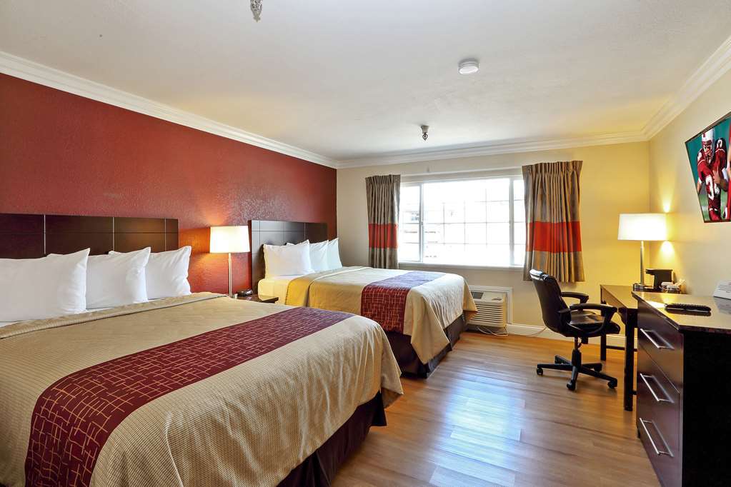 Red Roof Inn & Suites Μοντερέι Δωμάτιο φωτογραφία